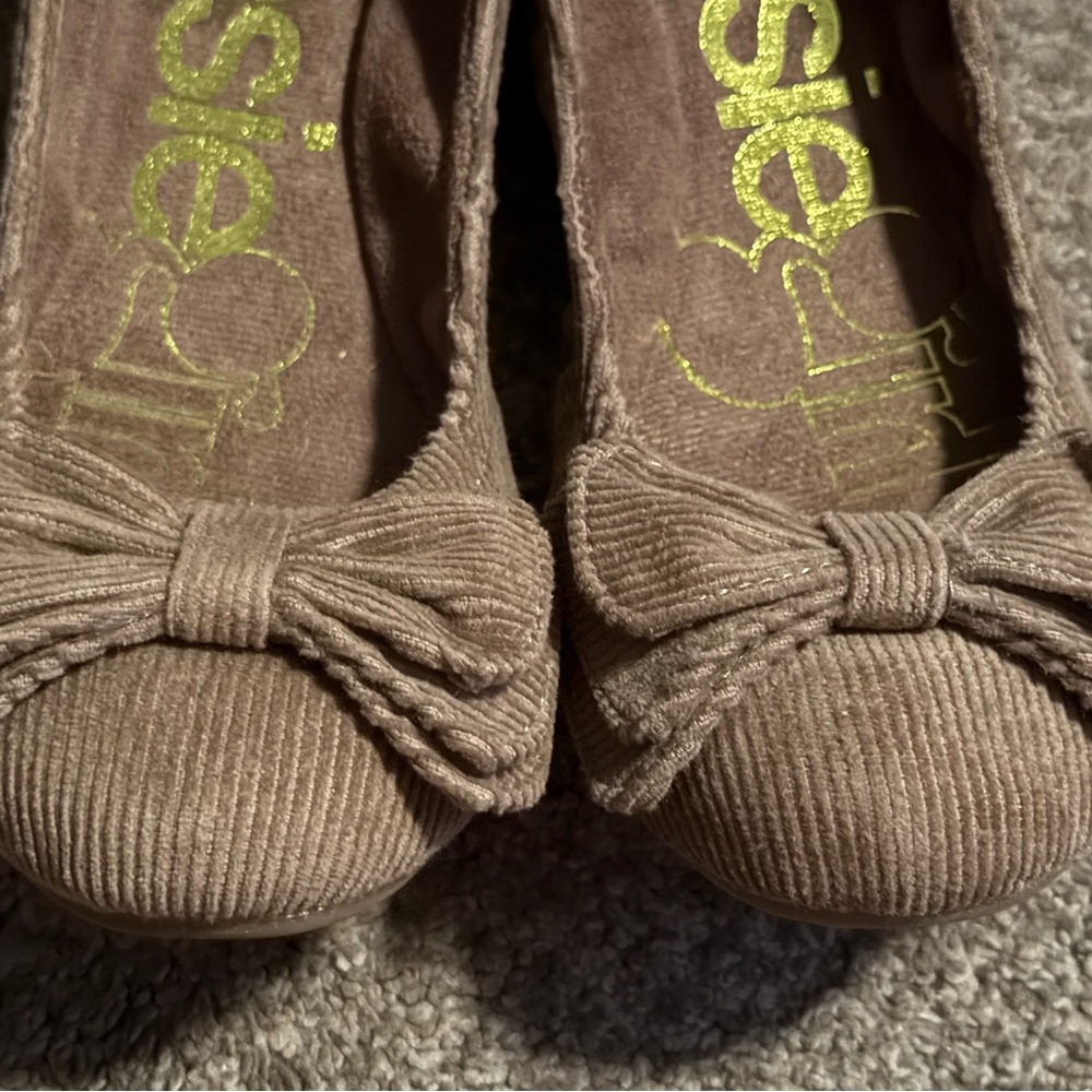Kensie Corduroy Bow Flats Size 7.5 NEW